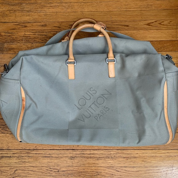 🛍️ Louis Vuitton authentic tan/gray duffle